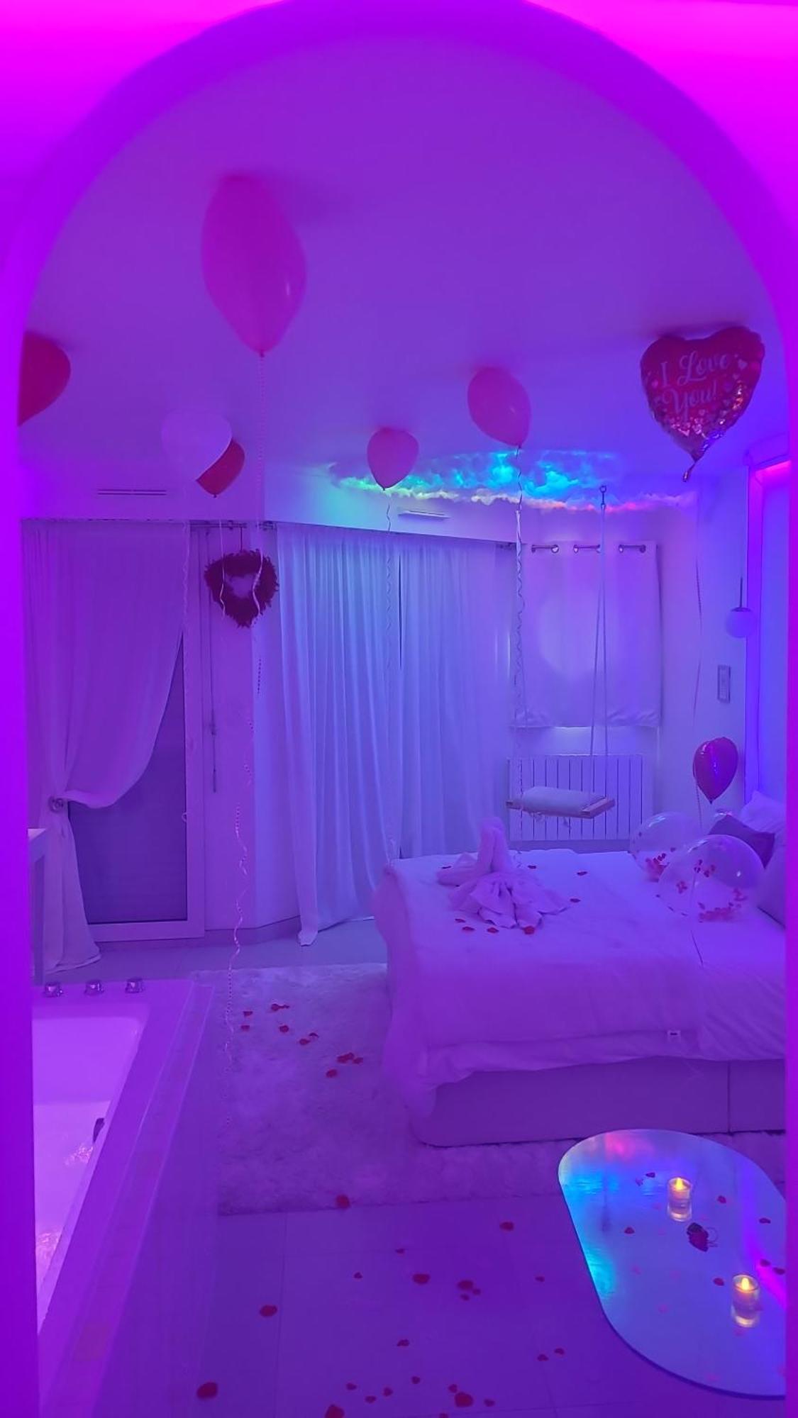 Love Room A 30 Mn Des Plages Et De Vannes Questembert Bilik gambar