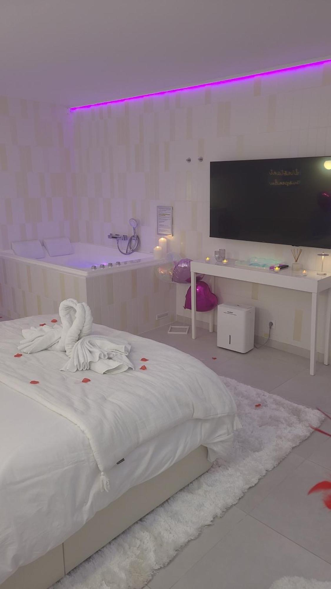 Love Room A 30 Mn Des Plages Et De Vannes Questembert Luaran gambar